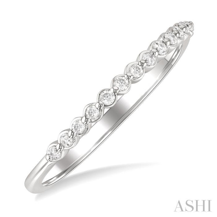 1/10 Ctw Round Cut Diamond Fashion Band in Sterling Silver 1/10 Ctw Round Cut Diamond Fashion Band in Sterling Silver