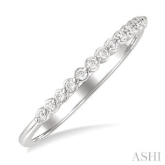 1/10 Ctw Round Cut Diamond Fashion Band in Sterling Silver 1/10 Ctw Round Cut Diamond Fashion Band in Sterling Silver