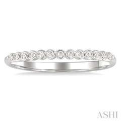 1/10 Ctw Round Cut Diamond Fashion Band in Sterling Silver 1/10 Ctw Round Cut Diamond Fashion Band in Sterling Silver
