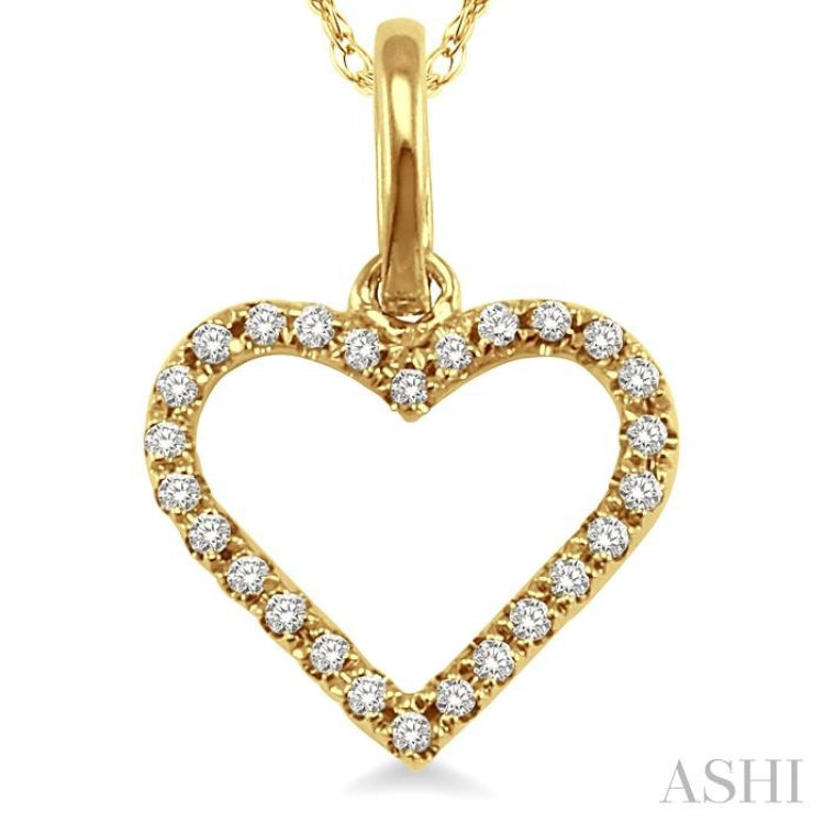 1/10 Ctw Round Cut Diamond Heart Shape Pendant in 14K Yellow Gold with Chain 1/10 Ctw Round Cut Diamond Heart Shape Pendant in 14K Yellow Gold with Chain
