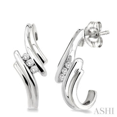 1/10 Ctw Round Cut Diamond Earrings in Sterling Silver 1/10 Ctw Round Cut Diamond Earrings in Sterling Silver