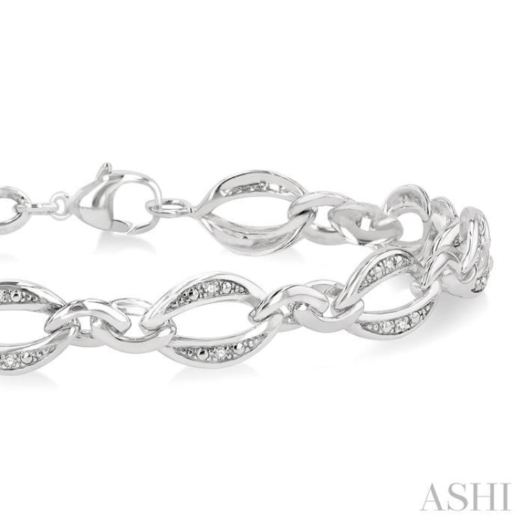 1/10 Ctw Round Cut Diamond Infinity Bracelet in Sterling Silver 1/10 Ctw Round Cut Diamond Infinity Bracelet in Sterling Silver