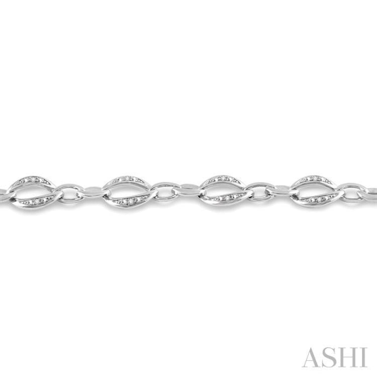 1/10 Ctw Round Cut Diamond Infinity Bracelet in Sterling Silver 1/10 Ctw Round Cut Diamond Infinity Bracelet in Sterling Silver