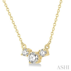 1/4 Ctw Three Stone Round Cut Diamond Necklace in 14K Yellow Gold 1/4 Ctw Three Stone Round Cut Diamond Necklace in 14K Yellow Gold