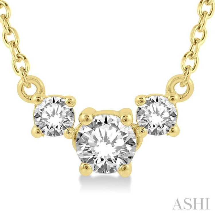 1/4 Ctw Three Stone Round Cut Diamond Necklace in 14K Yellow Gold 1/4 Ctw Three Stone Round Cut Diamond Necklace in 14K Yellow Gold