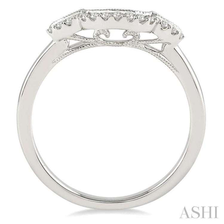 1/10 Ctw Round Cut Diamond Wedding Band in 14K White Gold 1/10 Ctw Round Cut Diamond Wedding Band in 14K White Gold