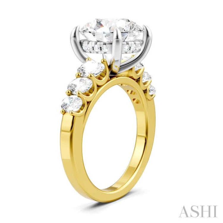 1 1/4 Ctw Round Shape Oval and Round Cut Diamond Semi-Mount Engagement Ring in 14K Yellow and White Gold