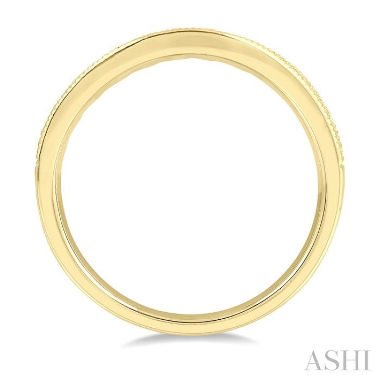 1/2 Ctw Curved Center Milgrain Border Round Cut Diamond Wedding Band in 14K Yellow Gold