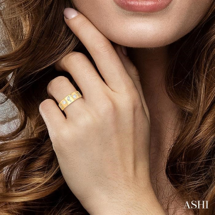 1/2 ctw Scatter Mixed Diamond Cut Bold Gold Fashion Band in 14K Yellow Gold