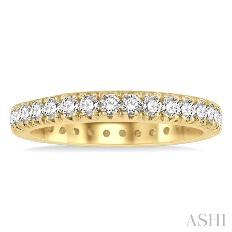 1 Ctw Round Cut Diamond Eternity Wedding Band in 14K Yellow Gold