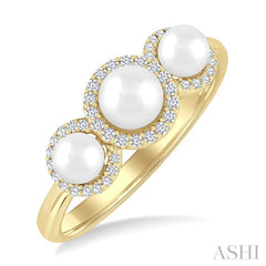 1/6 Ctw Past Present and Future 4 MM & 5 MM Cultured Pearl and Round Cut Diamond Halo Ring in 14K Yellow Gold