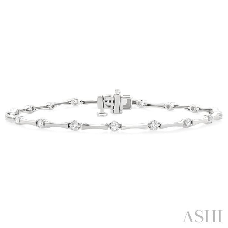 1/2 Ctw Bamboo Internodes Round Cut Diamond Fashion Bracelet in 14K White Gold