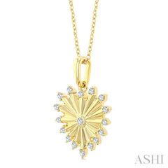 1/5 Ctw Round Cut Diamond Pirouette Heart Fluted Fashion Pendant With Chain in 10K Yellow Gold