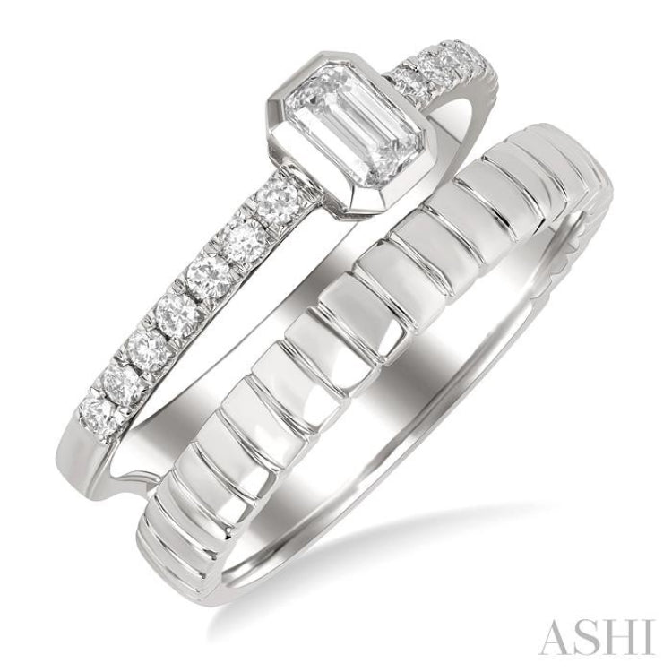 1/2 Ctw Split Twin Row Bezel Set Emerald and Round Cut Diamond Fashion Ring in 14K White Gold
