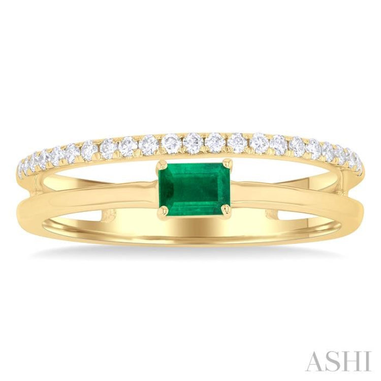 4x3 MM Emerald and 1/6 Ctw Round Cut Diamond East-West Set Precious Fashion Ring in 14K Yellow Gold