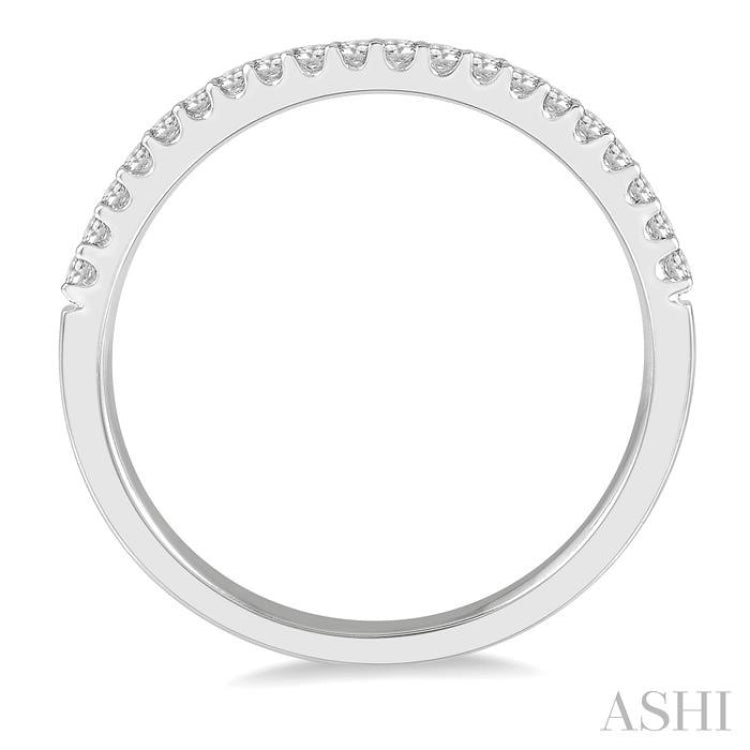 1/5 Ctw Round Cut Diamond Wedding Band in 14K White Gold