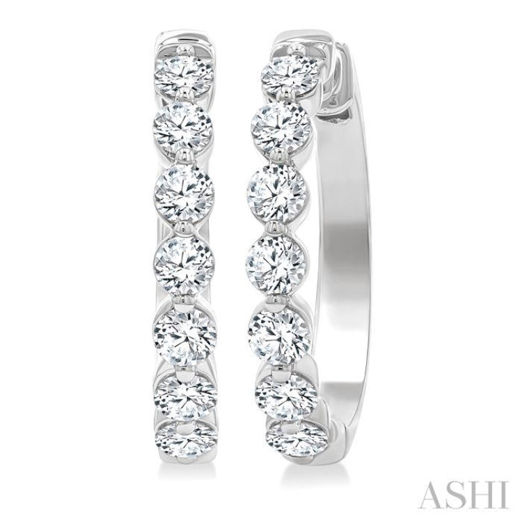 2.00CTRDDM SINGL PRONG HOOP ER WG 14K-G*