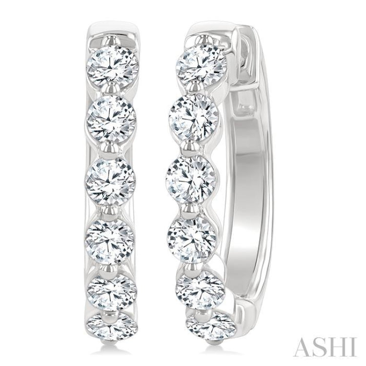 1.00CTRDDM SINGL PRONG HOOP ER WG 14K-G*