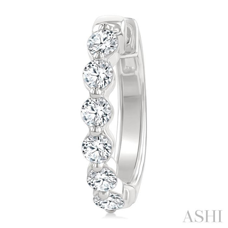1.00CTRDDM SINGL PRONG HOOP ER WG 14K-G*