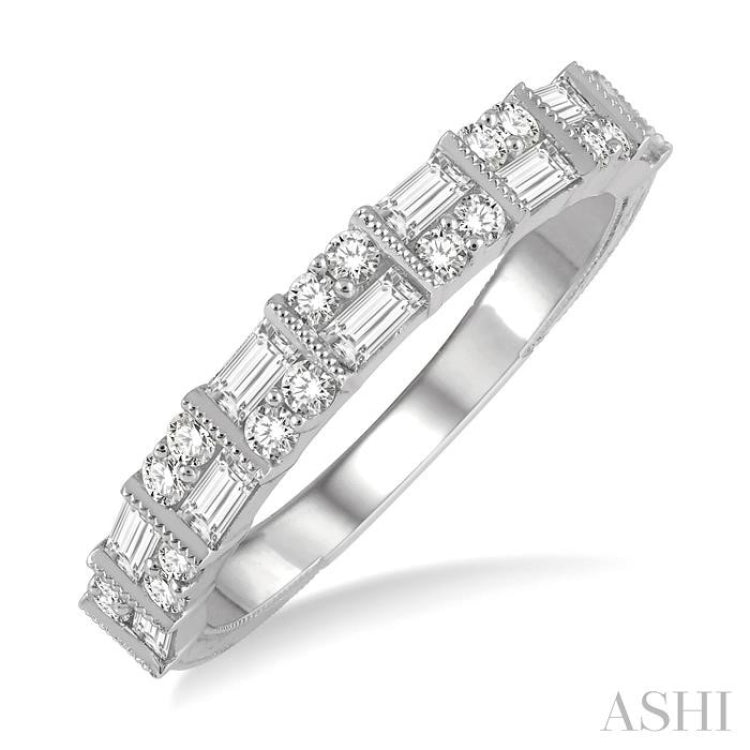 5/8 Ctw Paneled Baguette and Round Cut Diamond Wedding Band in 14K White Gold