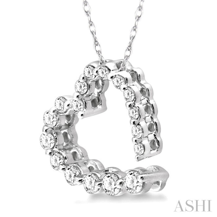 1/4 Ctw Diamond Journey Heart Pendant in 14K White Gold with chain