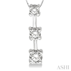 1/2 Ctw Three Stone Round Cut Diamond Pendant in 14K White Gold with Chain