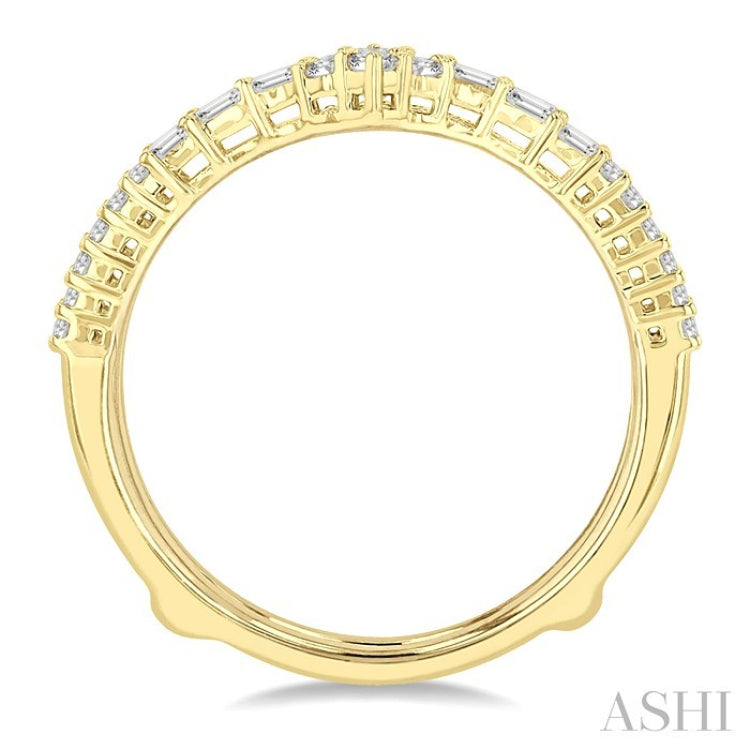 1/3 Ctw Baguette and Round Cut Diamond Chevron Insert Ring in 14K Yellow Gold