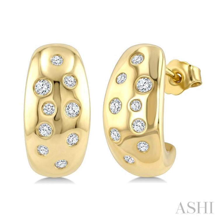 1/5 Ctw Flush Set Round Cut Diamond Fashion Mosaic Half Hoop Earrings in 10K Yellow Gold