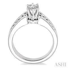 Round Shape Diamond Engagement Ring