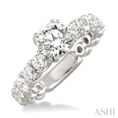 Round Shape Diamond Engagement Ring