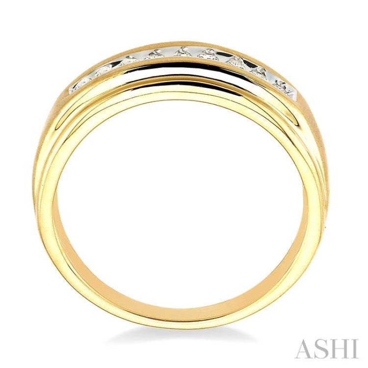 1/6 Ctw Round Diamond Men's Ring in 14K Yellow Gold