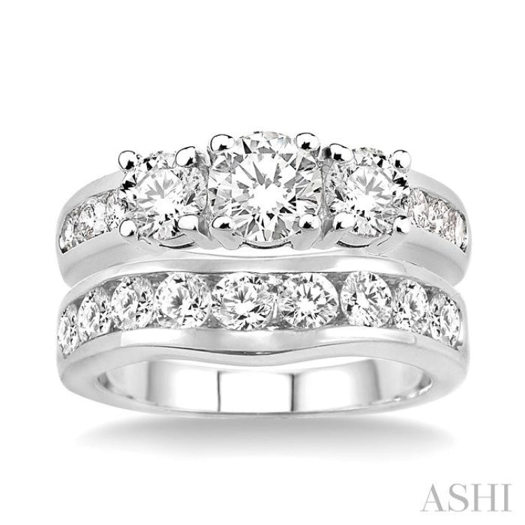 Round Shape Past Present & Future Diamond Wedding Set