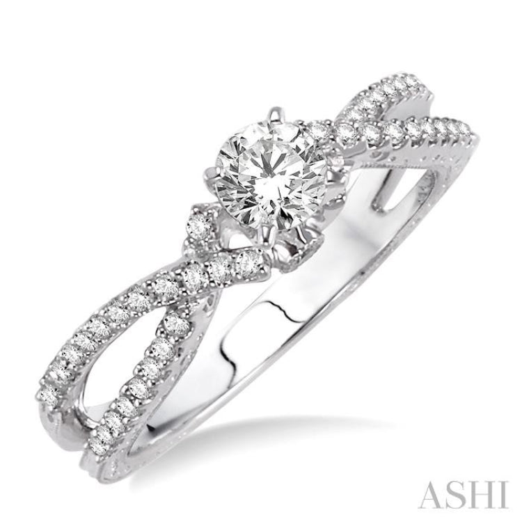 Round Shape Diamond Engagement Ring