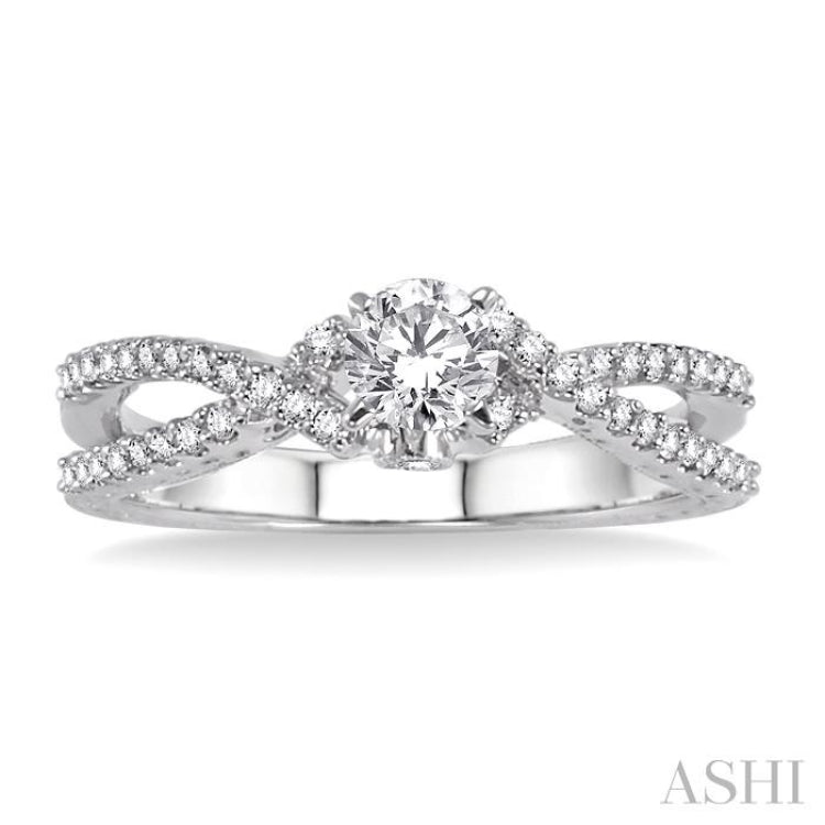 Round Shape Diamond Engagement Ring