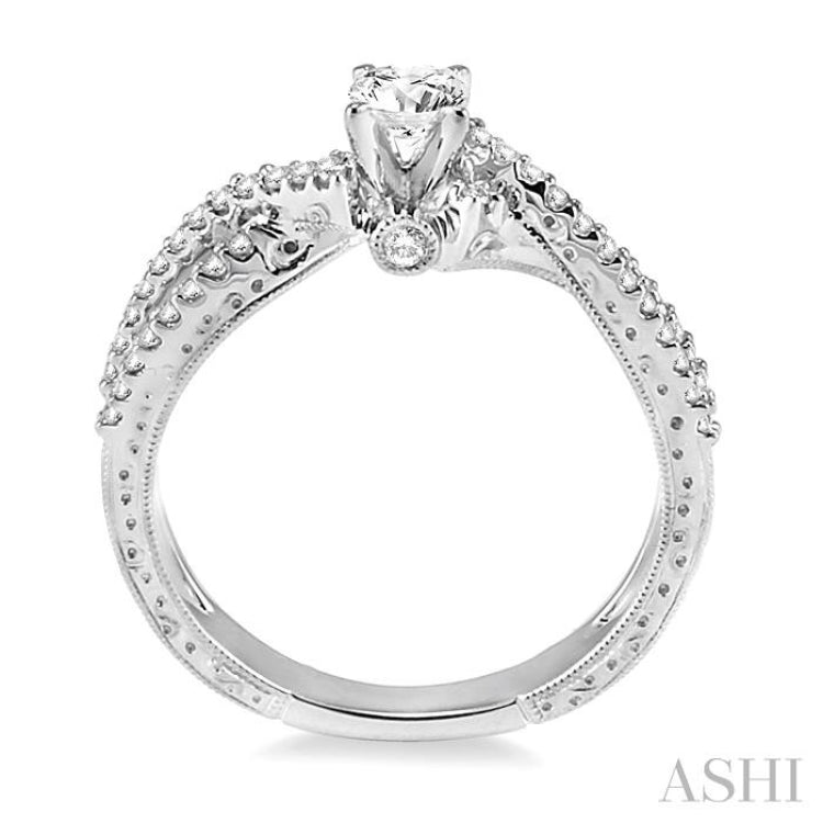 Round Shape Diamond Engagement Ring