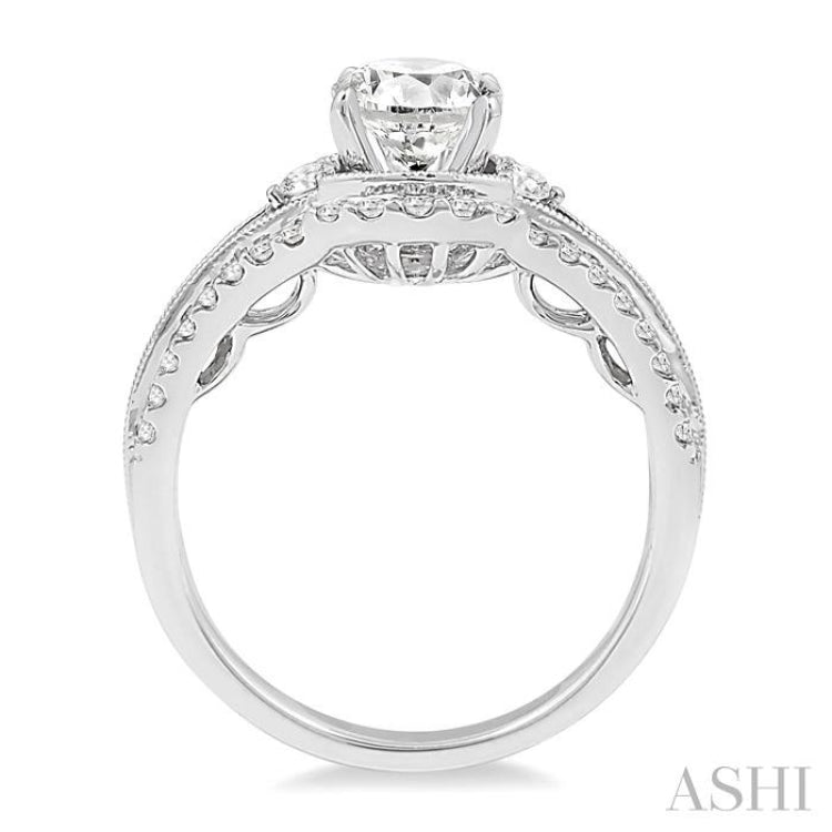 Round Shape Diamond Engagement Ring