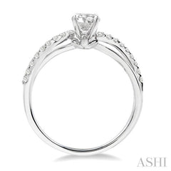 Round Shape Semi-Mount Diamond Engagement Ring