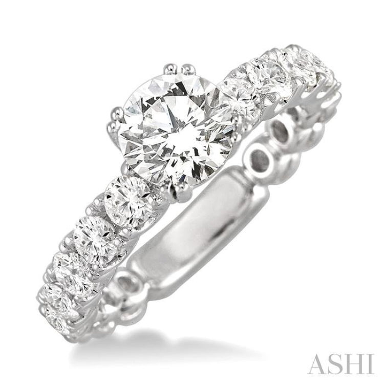 Round Shape Semi-Mount Diamond Engagement Ring