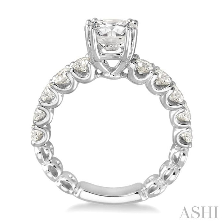 Round Shape Semi-Mount Diamond Engagement Ring