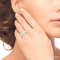 Round Shape Past Present & Future Lovebright Essential Diamond Ring