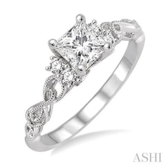 Princess Shape Diamond Engagement Ring