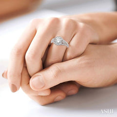 Round Shape Semi-Mount Diamond Flower Engagement Ring