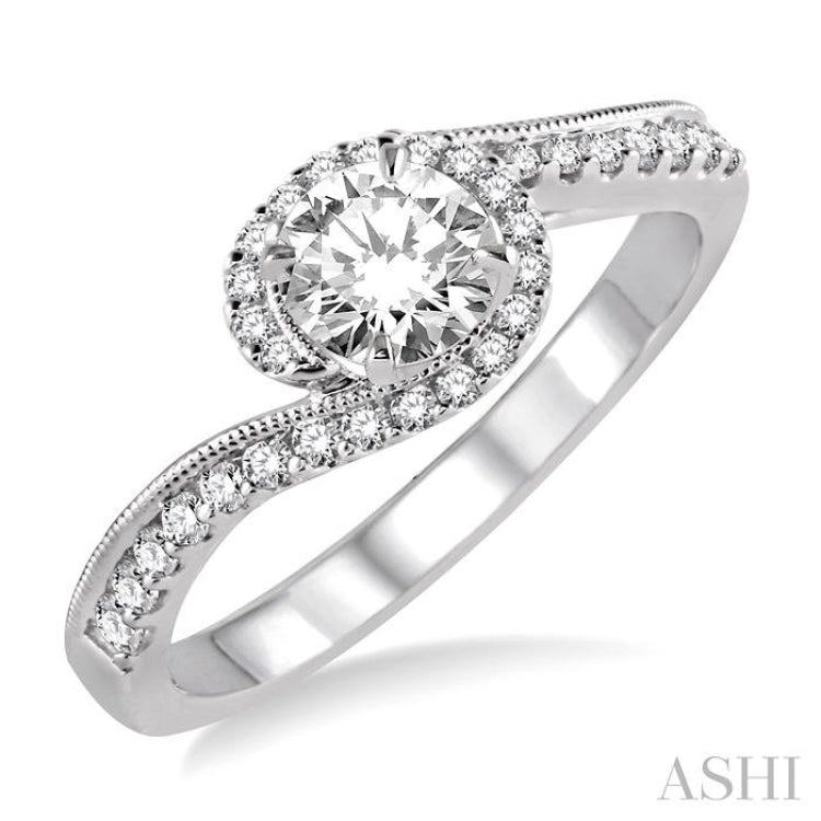 Round Shape Halo Diamond Engagement Ring