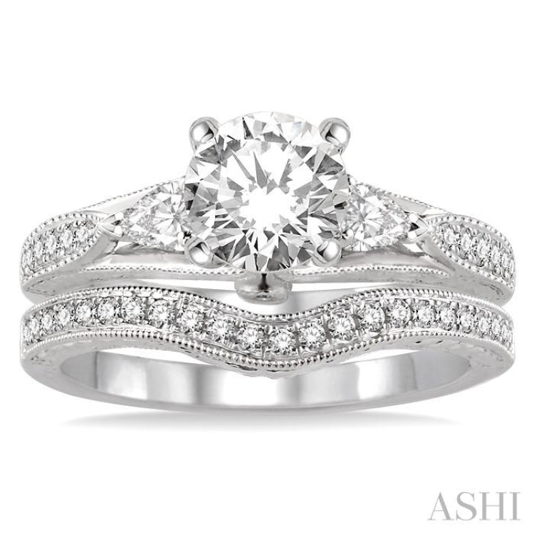 Round Shape Diamond Wedding Set