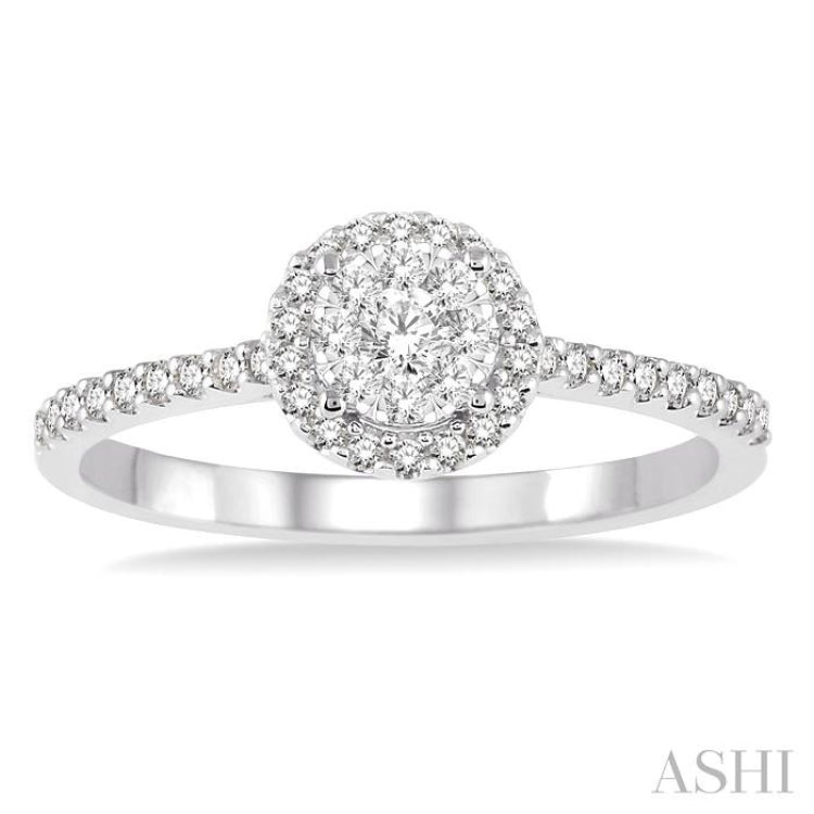 Halo Lovebright Essential Diamond Engagement Ring