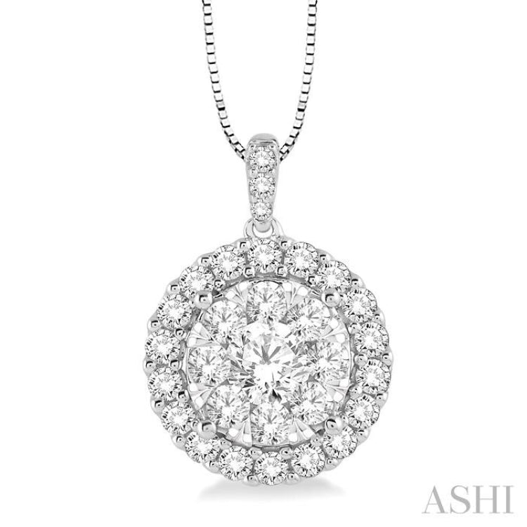 Round Shape Halo Lovebright Essential Diamond Pendant