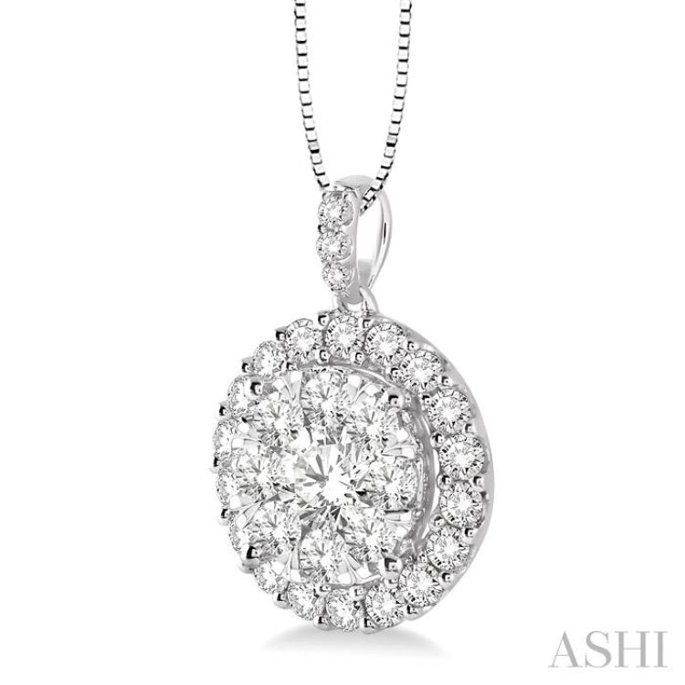 Round Shape Halo Lovebright Essential Diamond Pendant