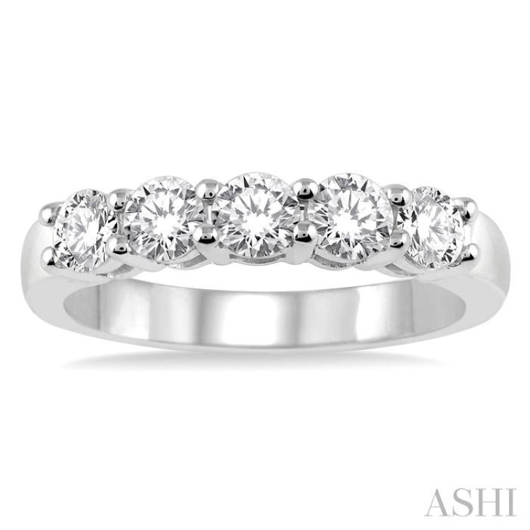 Round Shape 5 Stone Diamond Wedding Band