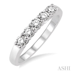 Round Shape 5 Stone Diamond Wedding Band