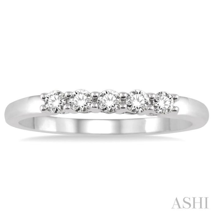 Round Shape 5 Stone Diamond Wedding Band